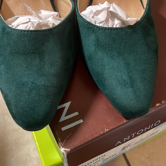 Faux suede strap 3 1/4” designer lady’s heels. - Picture 4 of 6